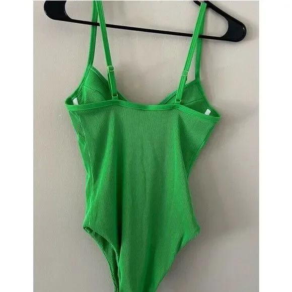 kulani kinis Ribbed Underwire One-Piece Swimsuit in Green Size Small Women’s - Picture 4 of 7